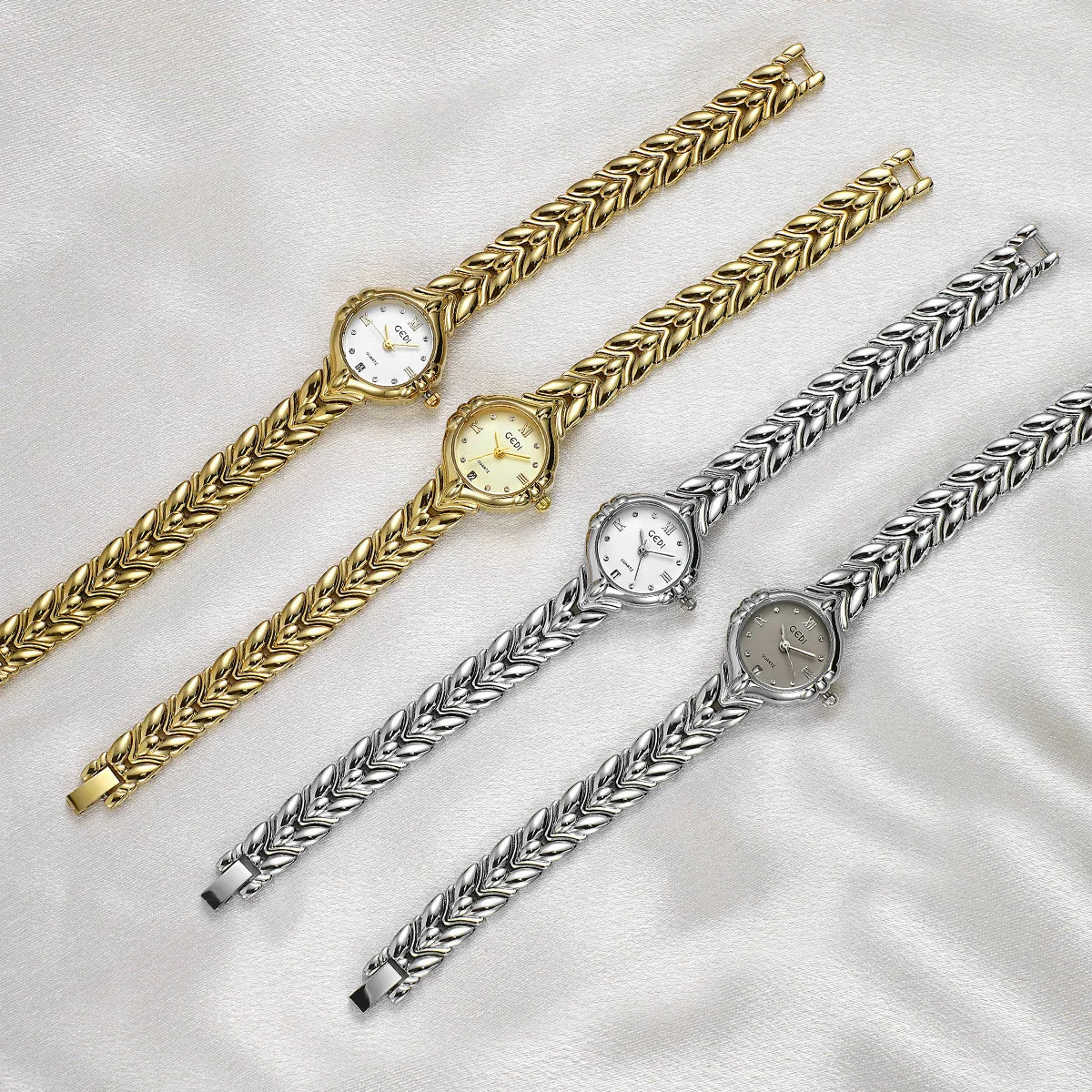 Women's Elegant Oval Quartz Watch — Stylish Alloy Bracelet with Adjustable Clasp