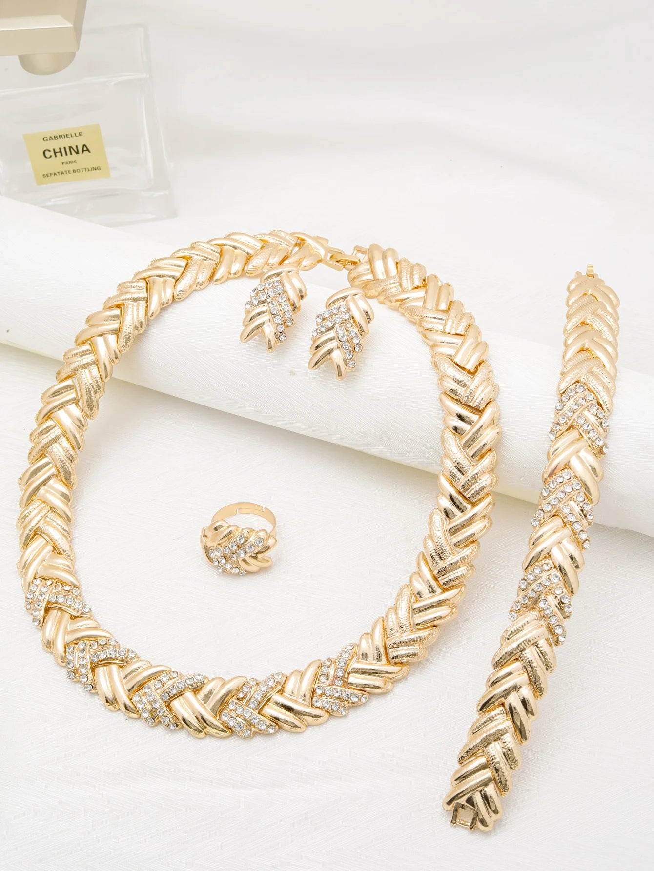 Women's Dubai 18K Gold Plated Luxury Jewellery Set — Necklace, Earrings, Bracelet & Ring