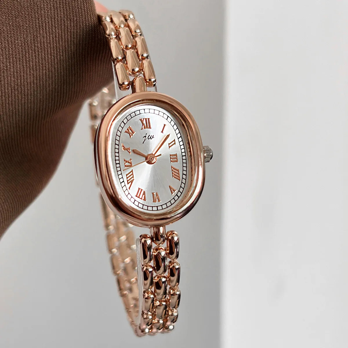 Women's Oval Artistic Quartz Watch — Niche High-Aesthetic Fashion Wristwatch