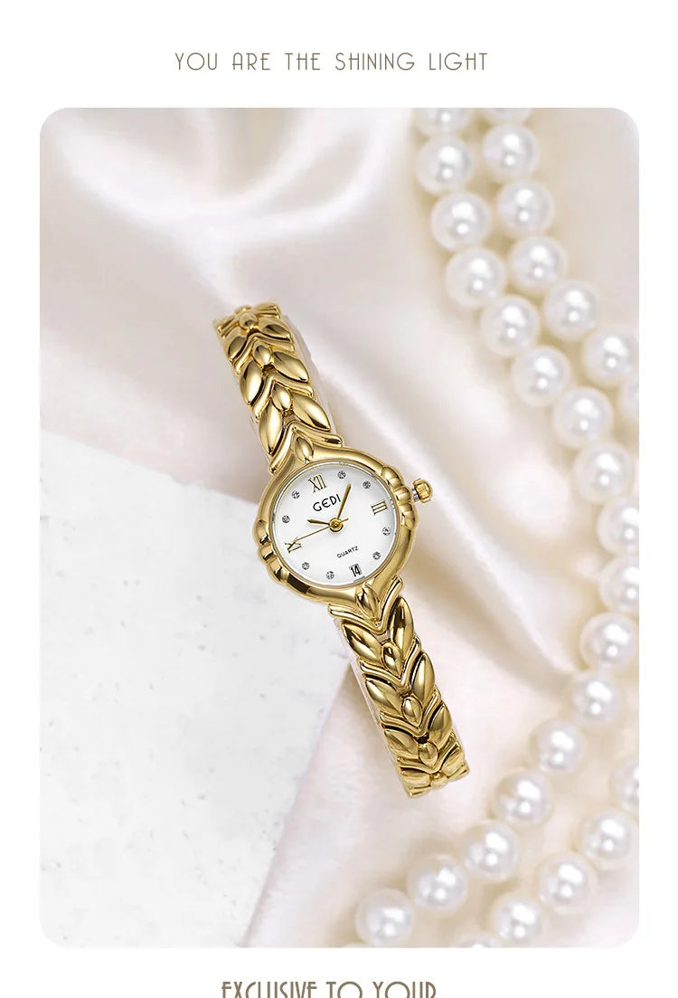 Women's Elegant Oval Quartz Watch — Stylish Alloy Bracelet with Adjustable Clasp